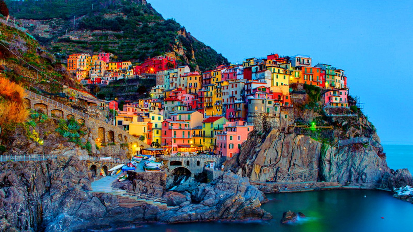 Los cinco pueblos más bonitos de Italia. Enviar maletas a Italia